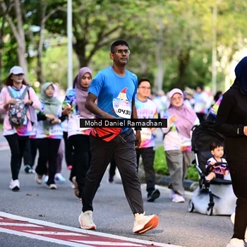 Runner Photo 8412459