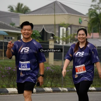 Runner Photo 8412676