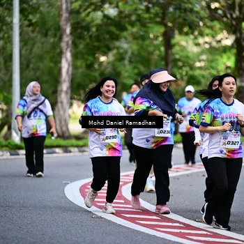 Runner Photo 8412800