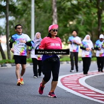 Runner Photo 8412811