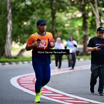 Runner Photo 8412856