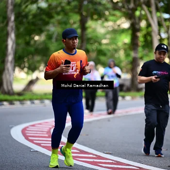 Runner Photo 8412859