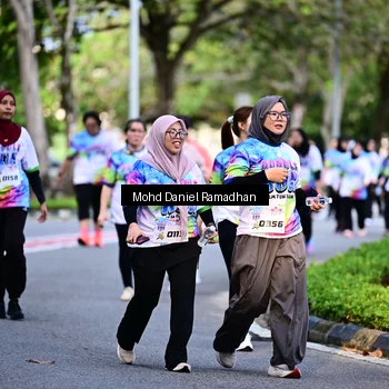 Runner Photo 8412900