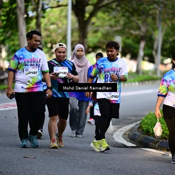 Runner Photo 8413005