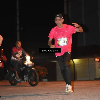 Runner Photo 8415002