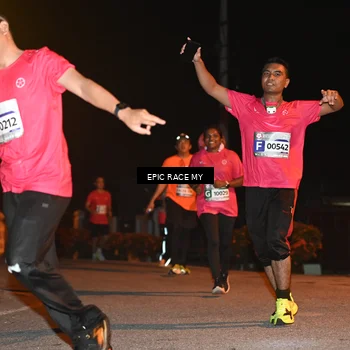 Runner Photo 8417111