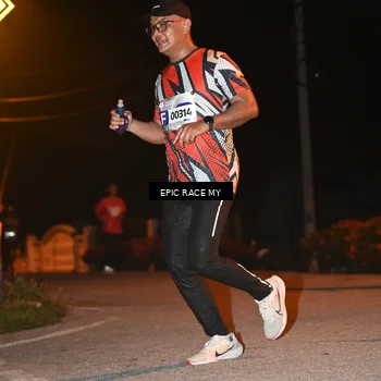 Runner Photo 8417153