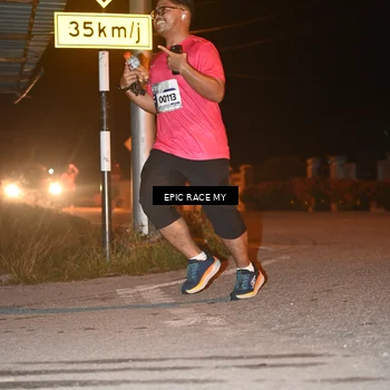 Runner Photo 8418010