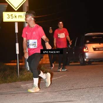 Runner Photo 8418039