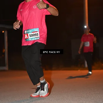 Runner Photo 8418572