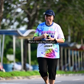 Runner Photo 8419100