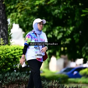 Runner Photo 8420024