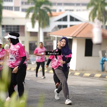 Runner Photo 8420541