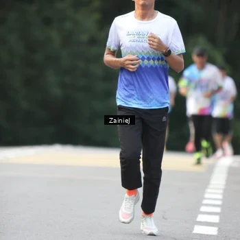 Runner Photo 8420750