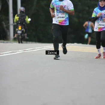 Runner Photo 8420763