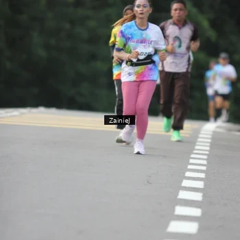 Runner Photo 8420764