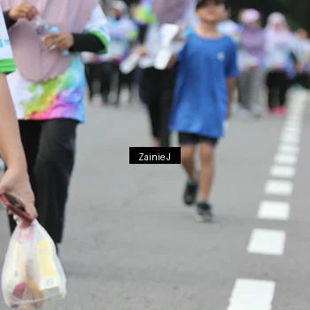 Runner Photo 8421100