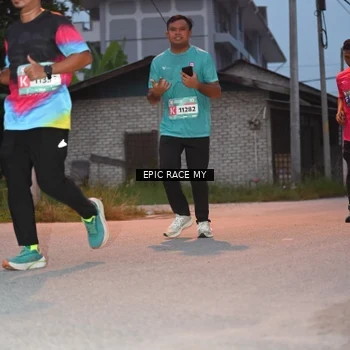 Runner Photo 8421716