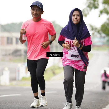 Runner Photo 8421800