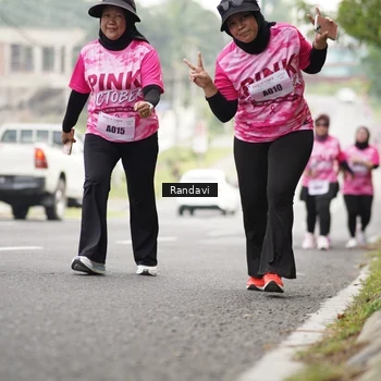 Runner Photo 8422918