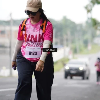 Runner Photo 8423073