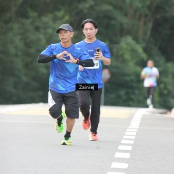 Runner Photo 8423814