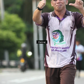 Runner Photo 8424002