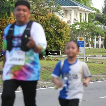 Runner Photo 8425513