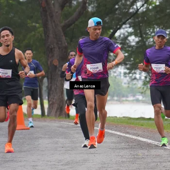 Runner Photo 8427541