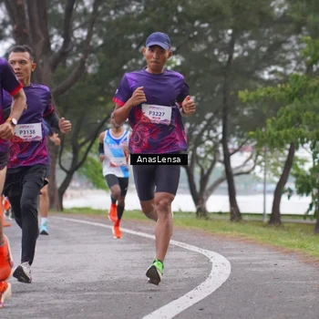 Runner Photo 8427549