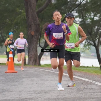Runner Photo 8427564
