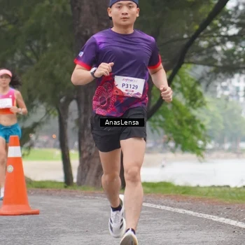 Runner Photo 8427613