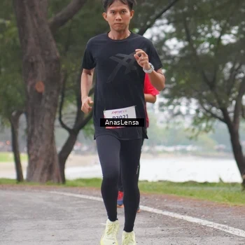 Runner Photo 8427732