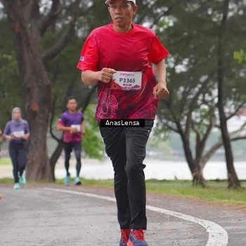 Runner Photo 8427777