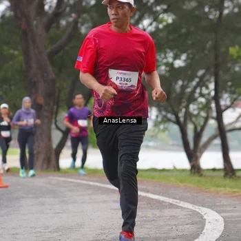 Runner Photo 8427783