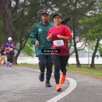 Runner Photo 8427840