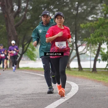Runner Photo 8427884