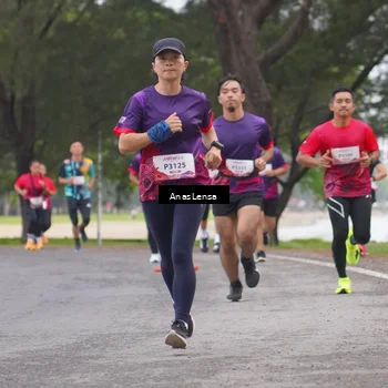 Runner Photo 8427900
