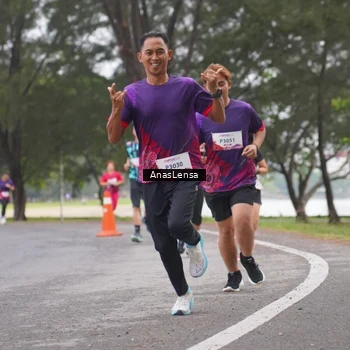 Runner Photo 8427916
