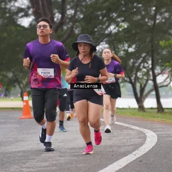 Runner Photo 8427932