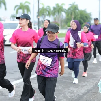 Runner Photo 8428001