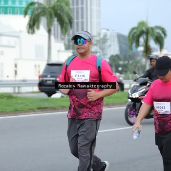 Runner Photo 8428021
