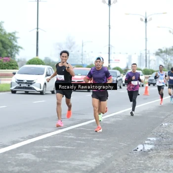 Runner Photo 8428053
