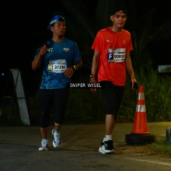 Runner Photo 8428098