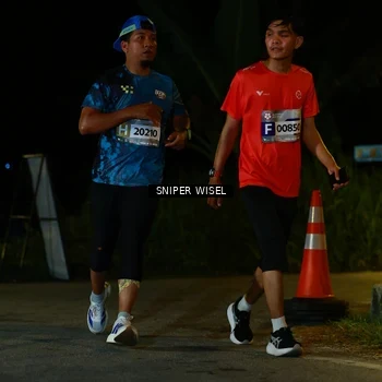 Runner Photo 8428100
