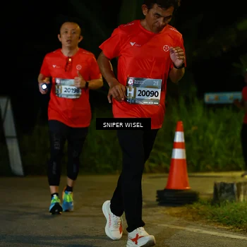 Runner Photo 8428210