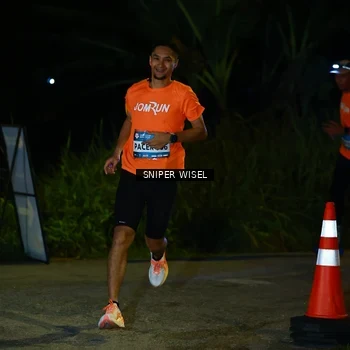 Runner Photo 8428383