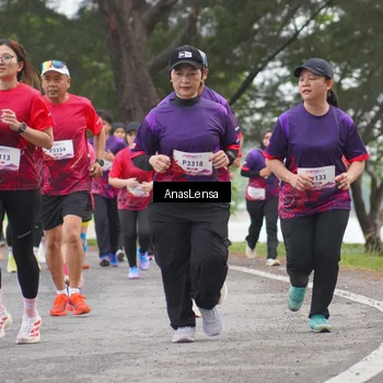 Runner Photo 8429002