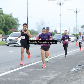 Runner Photo 8429330