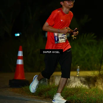 Runner Photo 8429356